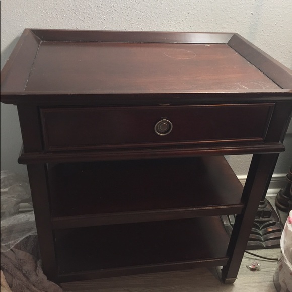Wooden bedside table - Picture 2 of 3